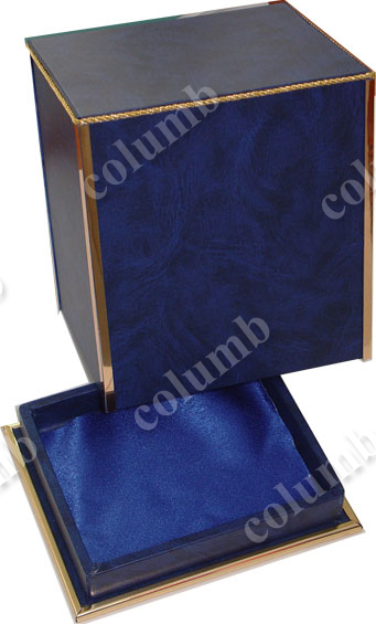 Unique leatherette case with a velvet lodgment for a souvenir