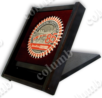 Medal in a wooden case "Donbassenergo 85 years"